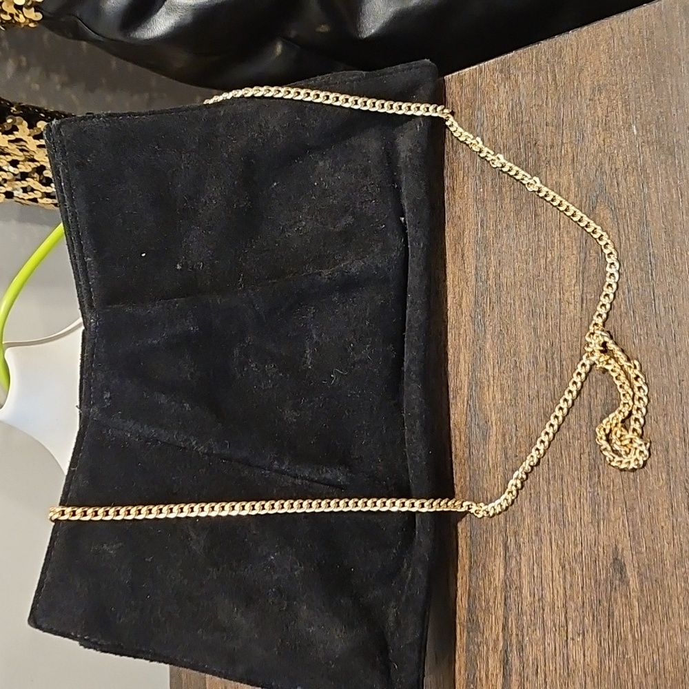 VINTAGE BLACK PURSE WITH CHAIN